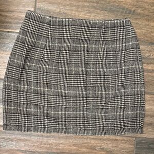 Elegant Black and Gray Plaid Pencil Skirt